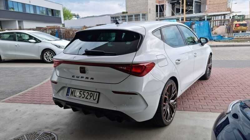 Używany Cupra Leon 245 KM (180 kW) 2023 Biały Hatchback