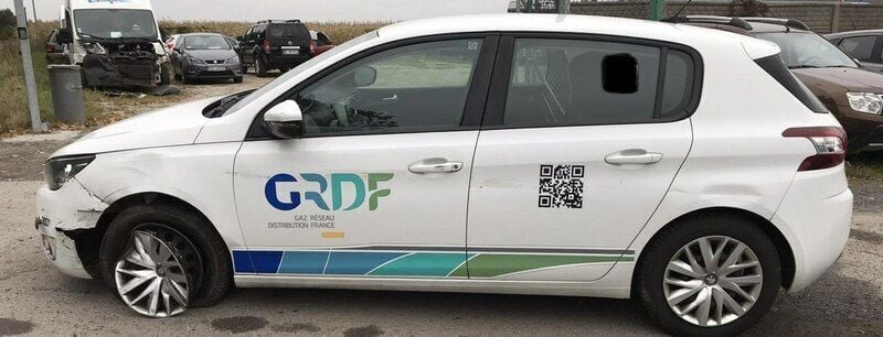 Używany Peugeot 308 100 KM (73 kW) 2015 Biały Sedan/Limuzyna