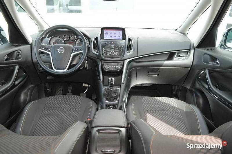 Srebrny Używany 2016 Opel Zafira Minivan | 32 900 zł (Uczciwa cena) - Obraz 1/4