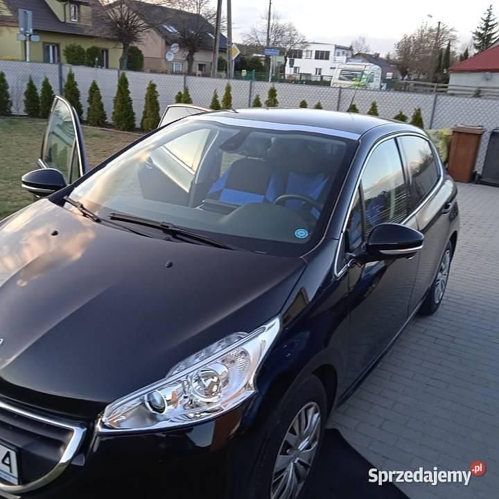 Używany 2015 Peugeot 208 Hatchback | 24 300 zł (Uczciwa cena) - Obraz 1/4