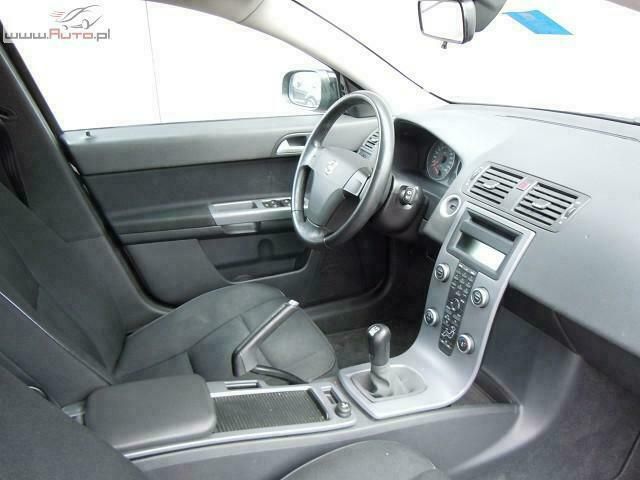 Używany Volvo V50 109 KM (80 kW) 2007 Czarny Kombi