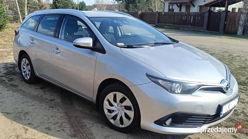Srebrny Używany 2017 Toyota Auris Kombi | 35 900 zł (Uczciwa cena) - Obraz 1/4