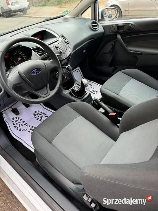 Biały Używany 2009 Ford Fiesta Hatchback | 15 000 zł (Uczciwa cena) - Obraz 1/4