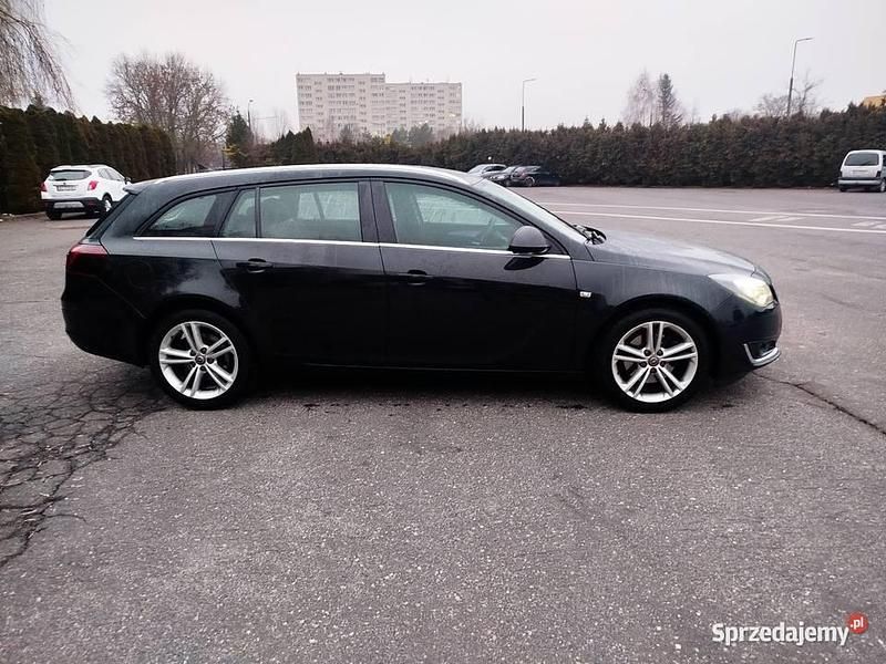 Używany Opel Insignia 2015 Czarny Kombi