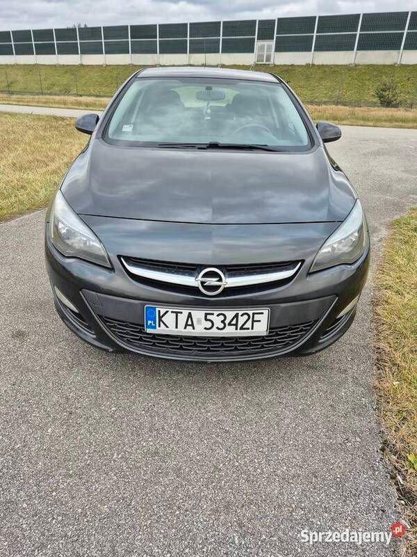 Czarny Używany 2015 Opel Astra Hatchback | 23 500 zł (Dobra cena) - Obraz 1/4