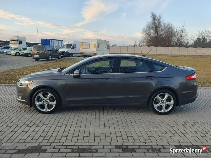 Używany Ford Mondeo 2015 Grafitowy Sedan/Limuzyna