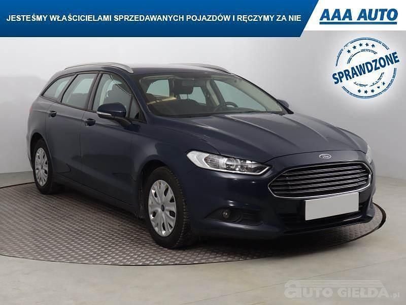 Używany Ford Mondeo 2016 Błękitny