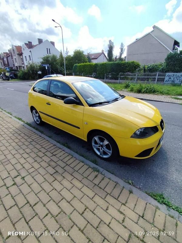 Żółty Używany 2008 Seat Ibiza Hatchback | 8990 zł (Uczciwa cena) - Obraz 1/4