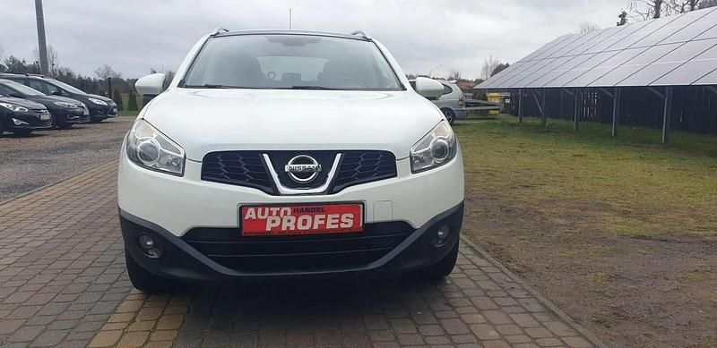 Biały Używany 2010 Nissan Qashqai +2 SUV | 29 900 zł (Uczciwa cena) - Obraz 1/4