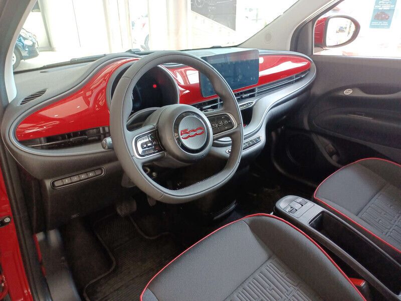 Używany Fiat 500e 85 kW (116 KM) 2022 Red by red Hatchback