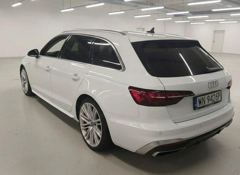 Używany Audi A4 S-Line 150 KM (110 kW) 2021 Biały Kombi