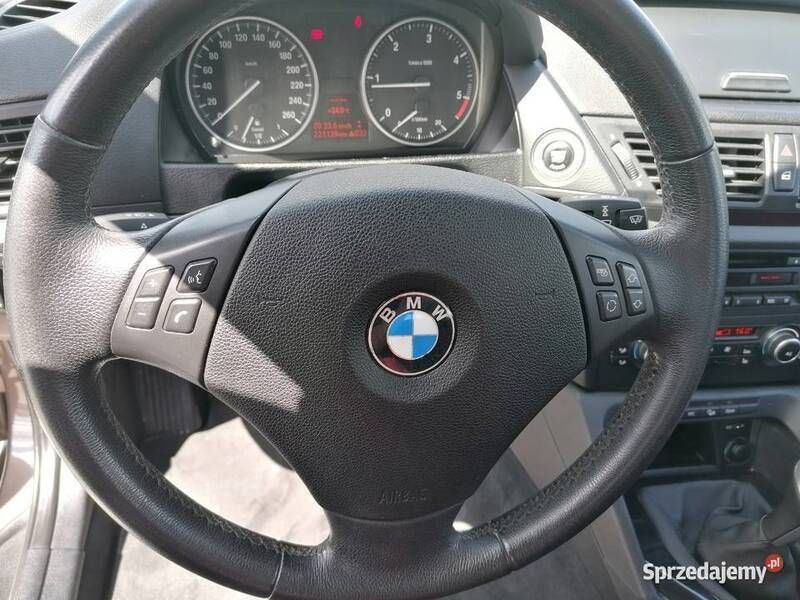 Brązowy Używany 2010 BMW X1 SUV | 34 500 zł (Drogi) - Obraz 1/4