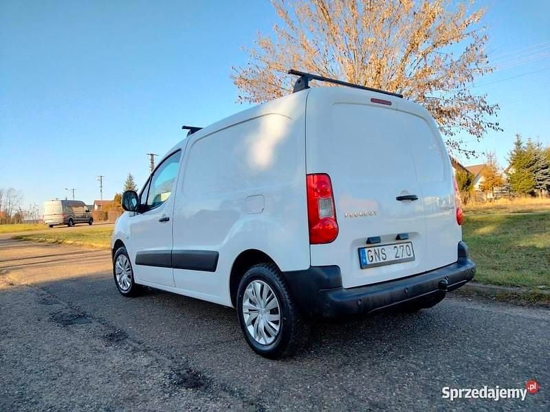 Biały Używany 2011 Peugeot Partner Minivan | 13 900 zł (Super Cena) - Obraz 1/4