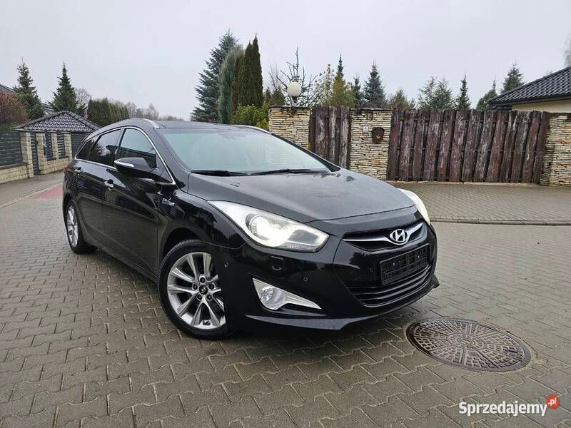 Używany Hyundai i40 2015 Czarny Kombi