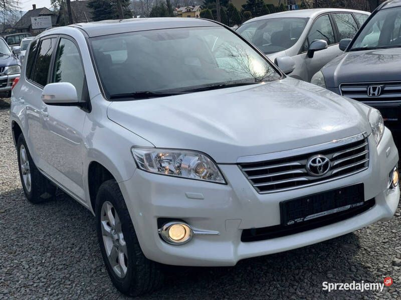 Biały (metalik) Używany 2011 Toyota RAV4 SUV | 45 700 zł (Uczciwa cena) - Obraz 1/4