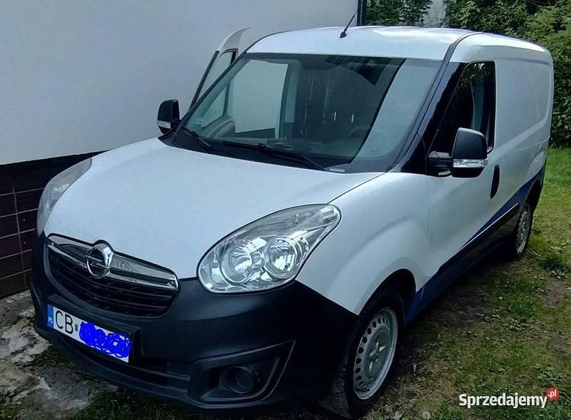 Biały Używany 2017 Opel Combo Minivan | 22 790 zł (Uczciwa cena) - Obraz 1/4