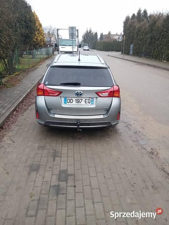 Używany 2015 Toyota Auris Hybrid Kombi | 22 900 zł - Obraz 1/4