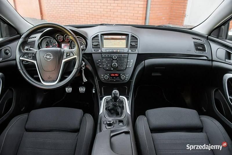 Używany Opel Insignia Cosmo 220 KM (161 kW) 2009 Czarny Kombi