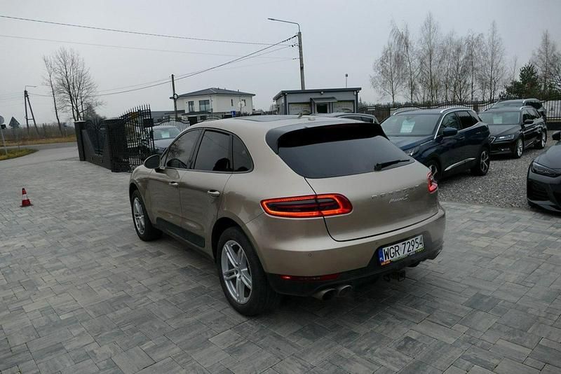 Używany Porsche Macan 340 KM (250 kW) 2017 Złoty (metalik, perła) SUV