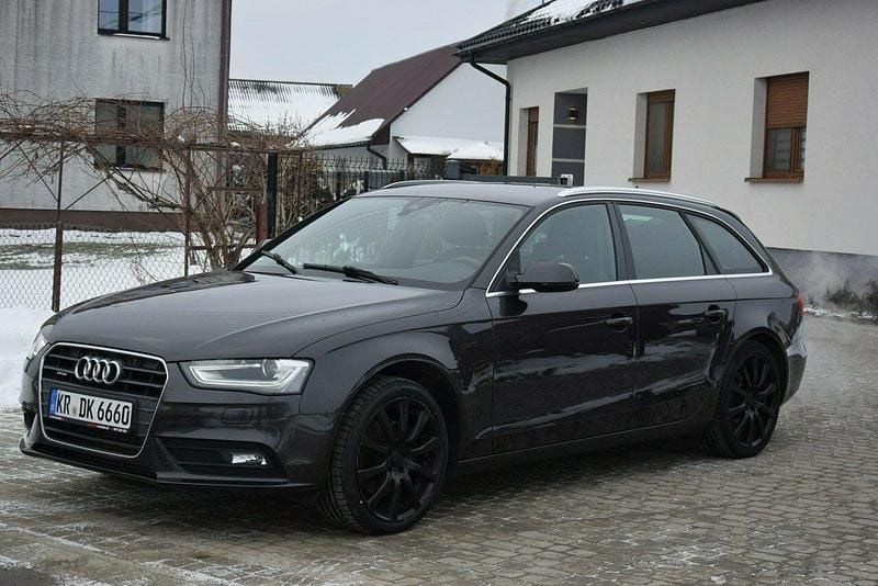 Używany Audi A4 177 KM (130 kW) 2014 Szary Kombi