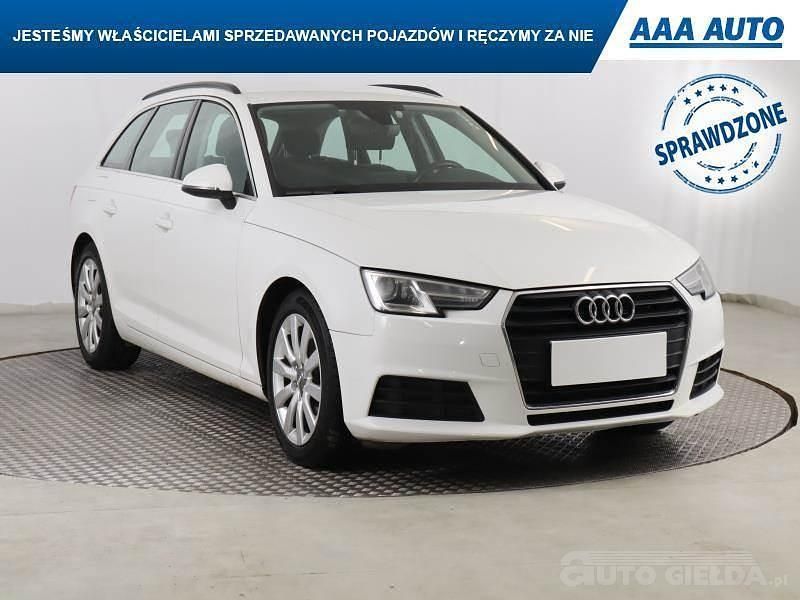 Używany Audi A4 2016 Biały