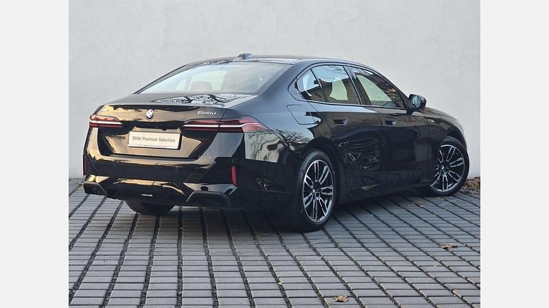 Używany BMW 520 Comfort Edition 197 KM (144 kW) 2025 Czarny szafir metalizowany Sedan/Limuzyna