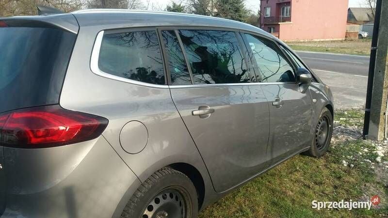 Używany Opel Zafira 2016 Szary Minivan