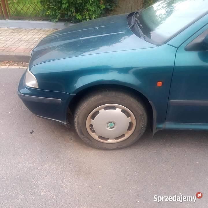 Zielony Używany 1997 Skoda Octavia Sedan/Limuzyna | 1499 zł - Obraz 1/4