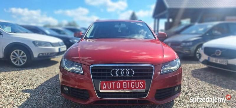 Bordowy (metalik) Używany 2011 Audi A4 Kombi | 25 900 zł (Dobra cena) - Obraz 1/4