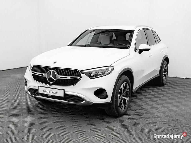 Używany Mercedes GLC300e Avantgarde 2024 Biały SUV