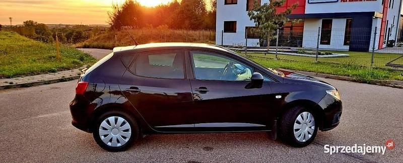 Czarny Używany 2011 Seat Ibiza Hatchback | 11 500 zł (Dobra cena) - Obraz 1/4