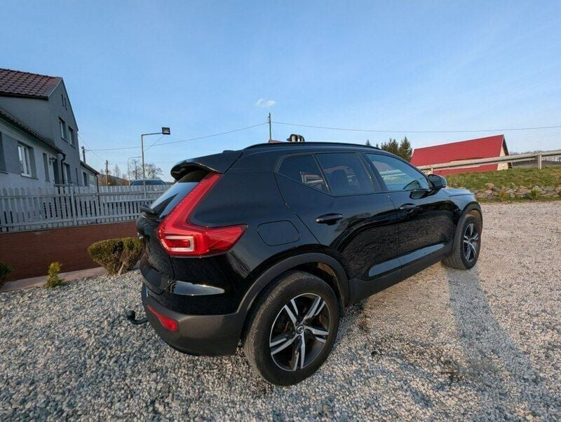 Używany Volvo XC40 190 KM (139 kW) 2018 Czarny SUV