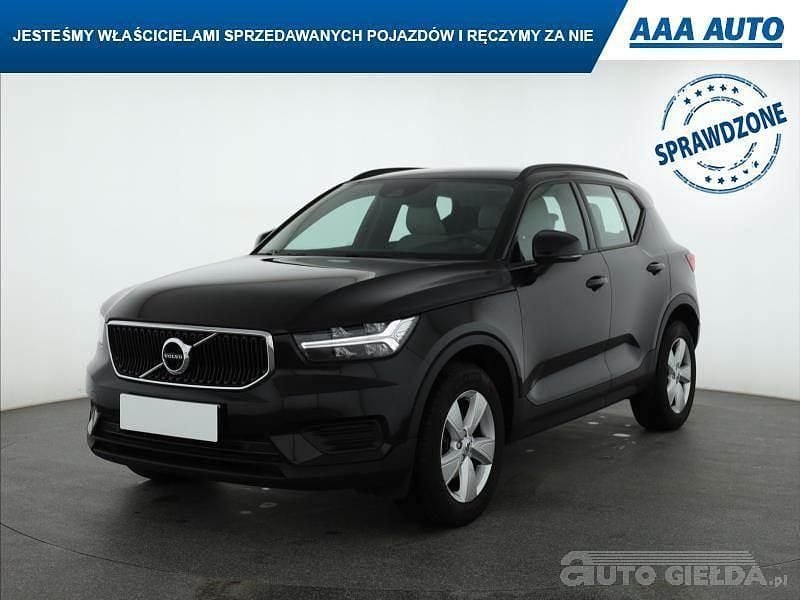 Używany Volvo XC40 2019 Czarny SUV