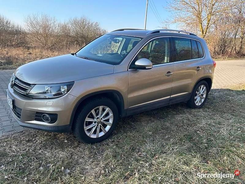 Złoty Używany 2012 VW Tiguan SUV | 36 800 zł (Uczciwa cena) - Obraz 1/4
