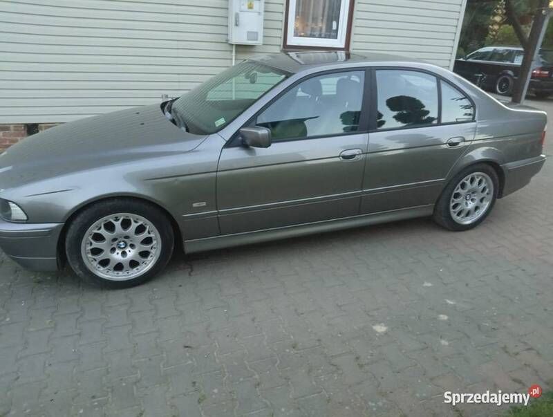 Szary Używany 2002 BMW 525 Shadowline Sedan/Limuzyna | 17 500 zł - Obraz 1/4