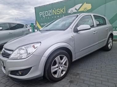 Srebrny Używany 2009 Opel Astra Hatchback | 14 900 zł (Dość drogi) - Obraz 1/4
