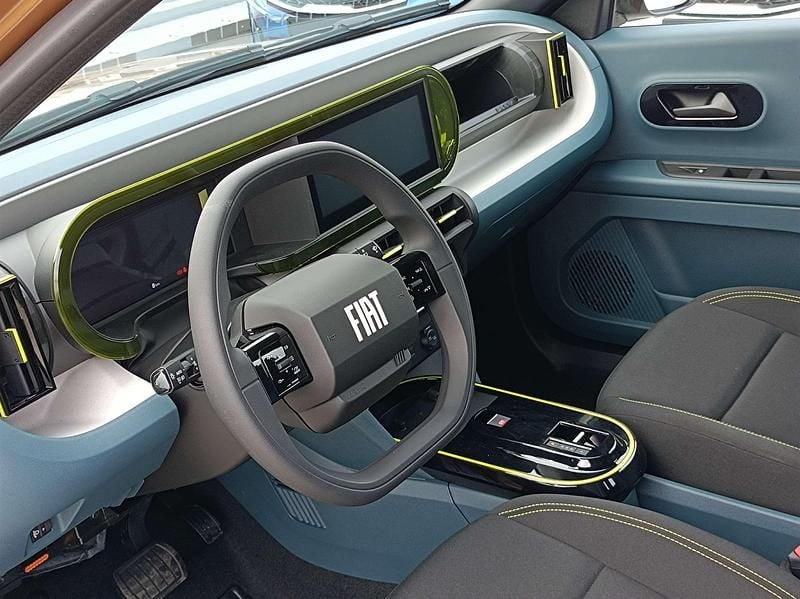 Nowe Fiat Grande Panda Icon 110 KM (80 kW) 2025 Lakier metalizowany brazowy luna Hatchback