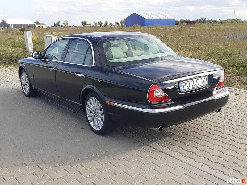 Czarny Używany 2006 Jaguar XJ Executive Sedan/Limuzyna | 92 900 zł - Obraz 1/4