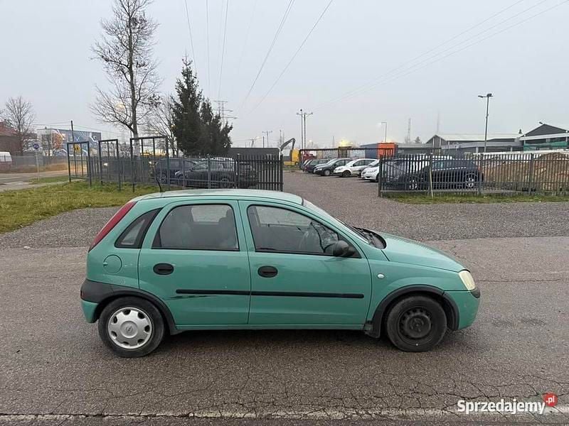 Używany Opel Corsa 58 KM (42 kW) 2002 Zielony Hatchback