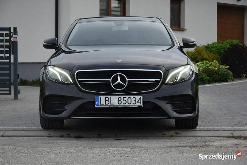 Czarny Używany 2019 Mercedes E200 AMG Sedan/Limuzyna | 98 900 zł (Drogi) - Obraz 1/4