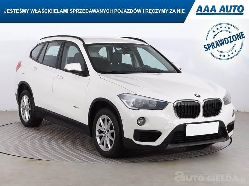 Używany BMW X1 140 KM (102 kW) 2017 Biały SUV