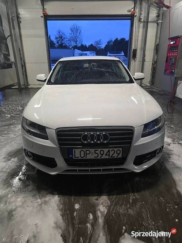 Biały Używany 2011 Audi A4 | 19 900 zł (Super Cena) - Obraz 1/4