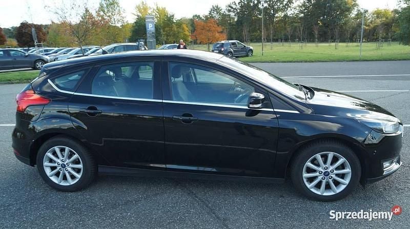 Czarny Używany 2017 Ford Focus Titanium Hatchback | 42 500 zł (Uczciwa cena) - Obraz 1/4