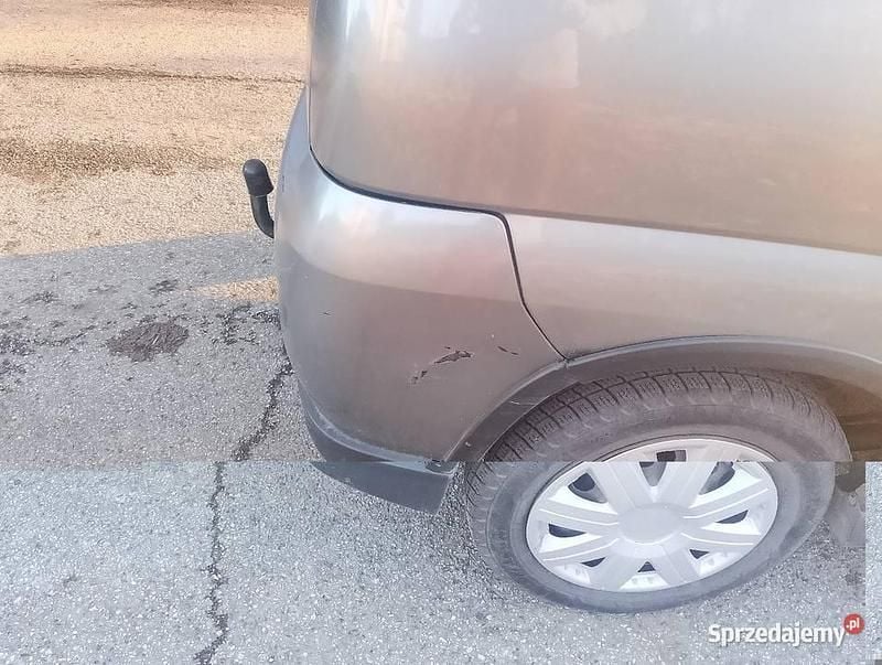 Używany Suzuki Ignis 2005 Srebrny Hatchback