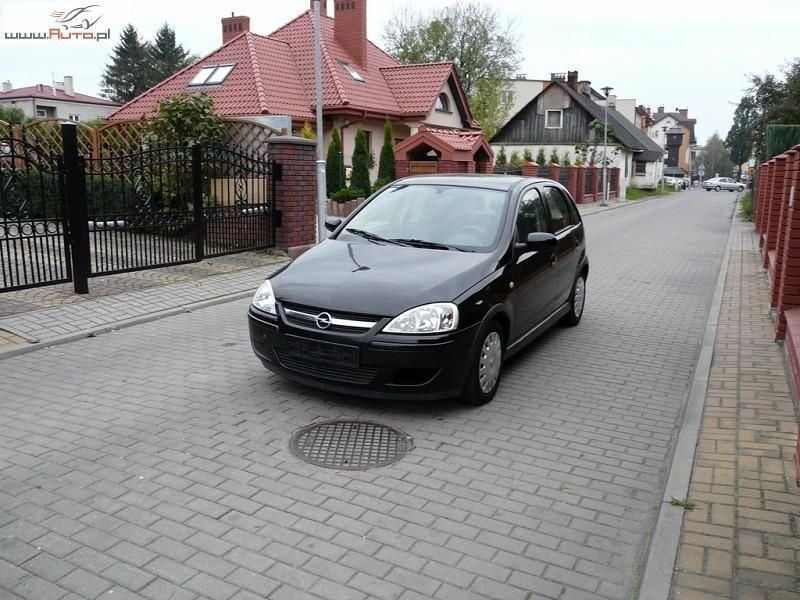 Używany Opel Corsa 98 KM (72 kW) 2004 Czarny Hatchback