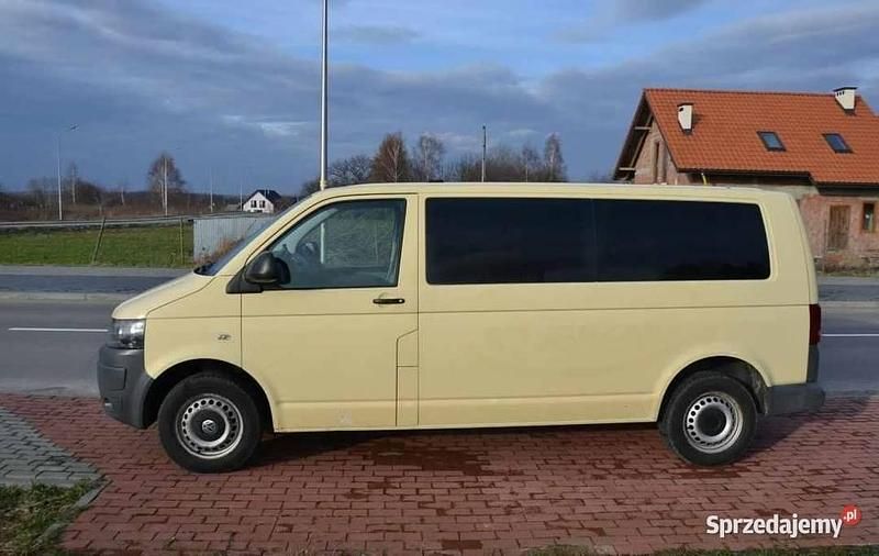 Używany VW Caravelle 2010 Beżowy Minivan