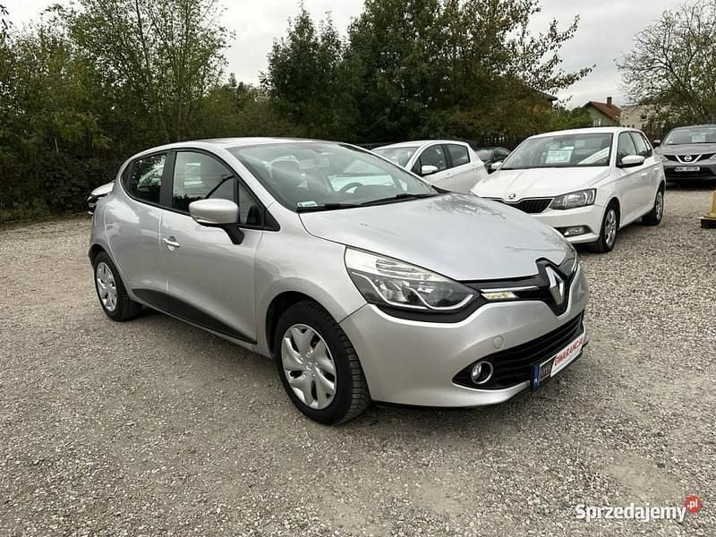 Srebrny (metalik) Używany 2013 Renault Clio IV Hatchback | 18 900 zł (Uczciwa cena) - Obraz 1/4