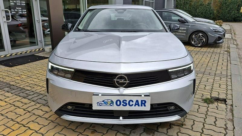Używany Opel Astra 130 KM (95 kW) 2022 Srebrny Hatchback
