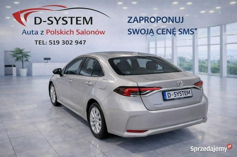 Używany Toyota Corolla 132 KM (97 kW) 2021 Srebrny (metalik) Sedan/Limuzyna