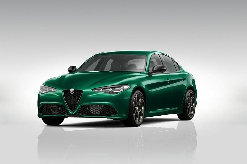 Lakier specjalny zielony montreal green Nowe 2025 Alfa Romeo Giulia Sedan/Limuzyna | 234 645 zł (Uczciwa cena) - Obraz 1/3